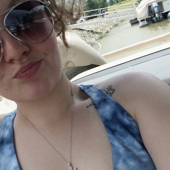 Meet your Posher, Abby - Picture 3 of 4